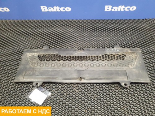 Решетка капота