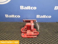 Петля двери правая